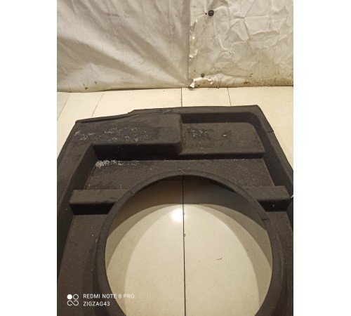 Лоток багажника