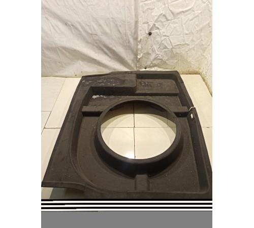 Лоток багажника