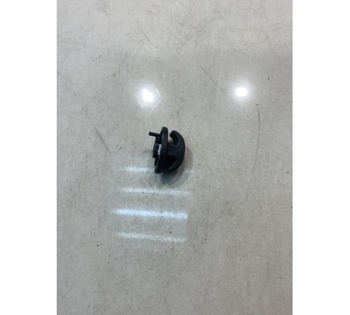 Крючок багажника