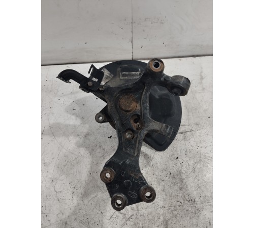 Кулак поворотный задний правый