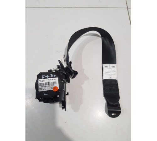 Ремень безопасности третьего ряда левый