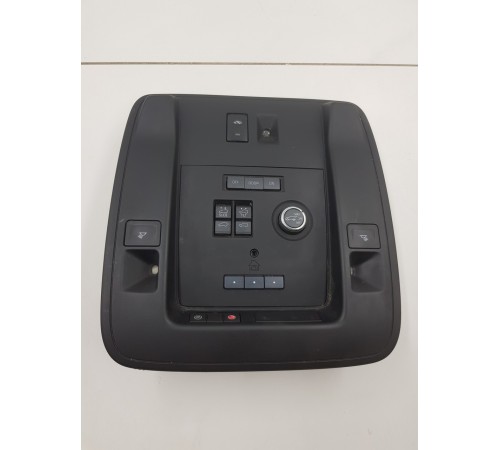 Плафон внутреннего освещения салона передний