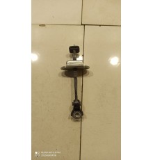 Фиксатор двери (передний левый)