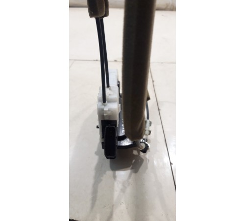 Замок (задний, левый)