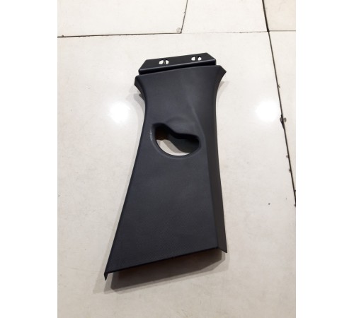 Обшивка центральной стойки(правая верхняя)