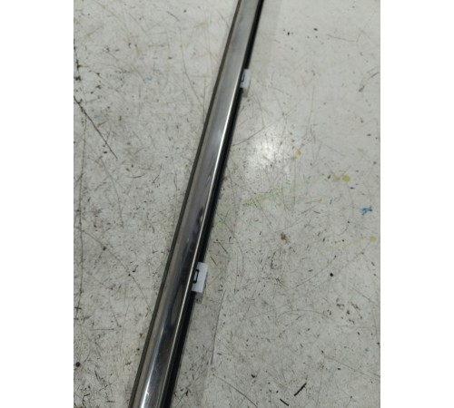 Уплотнитель стекла задний левый внешний