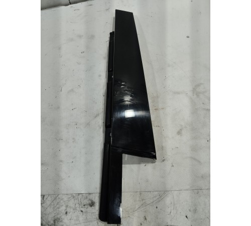 Накладка двери (задняя правая)