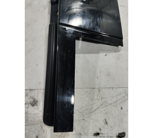 Накладка двери (задняя правая)