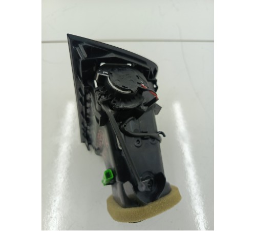 Воздушный дефлектор правый