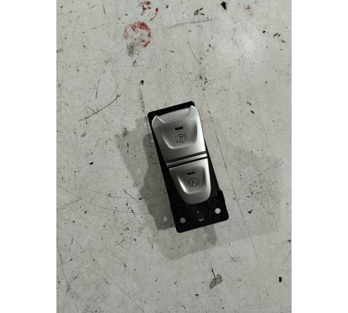 Кнопка стояночного тормоза (ручника)