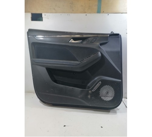 Обшивка боковой двери передняя левая