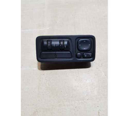 Кнопка корректора фар