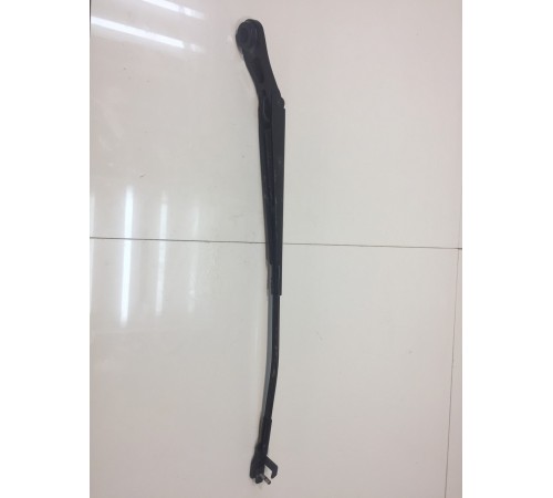 Поводок стеклоочистителя левый