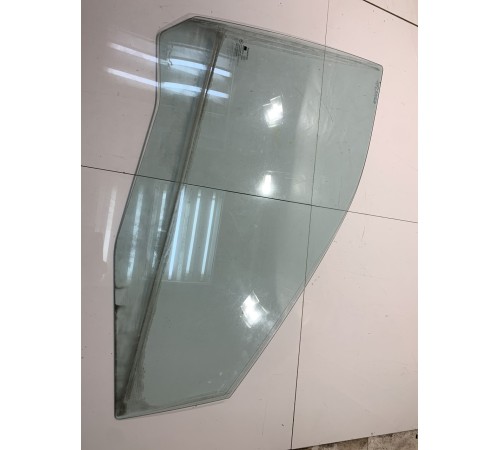 Стекло двери (переднее, правое)