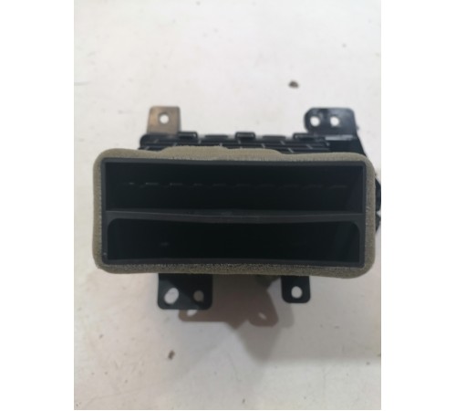 Дефлектор воздушный правый