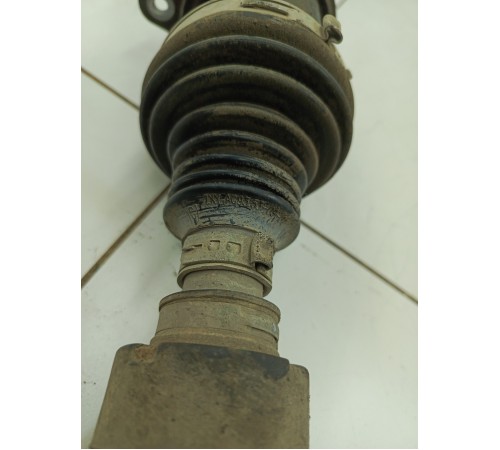 Полуось (привод) передний правый