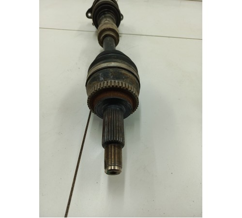 Полуось (привод) передний правый