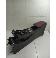 Центральная консоль с подлокотником