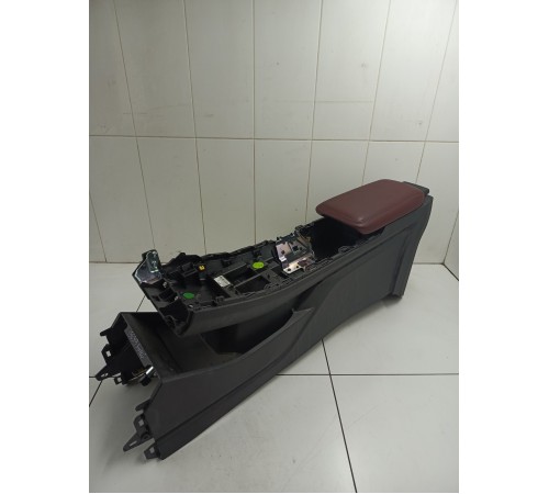 Центральная консоль с подлокотником