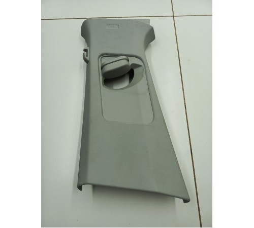 Обшивка центральной стойки левая верхняя