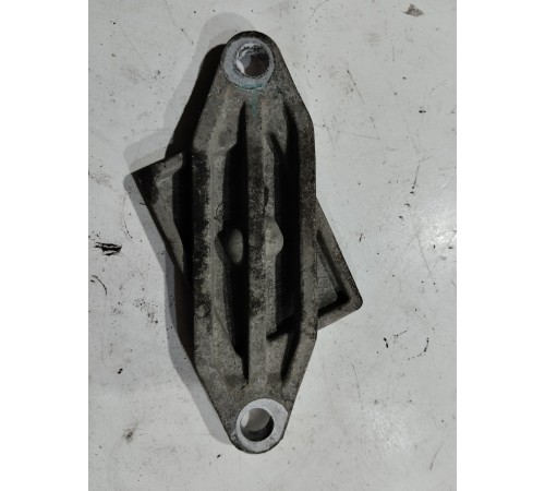 Кронштейн(крепление) заднего бампера