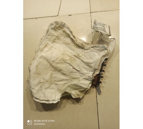 Подушка безопасности в сиденье(передняя левая)