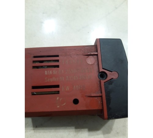 Кнопка корректировки света фар