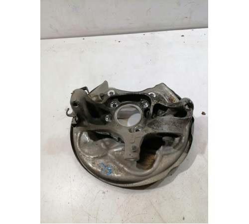 Кулак поворотный задний левый