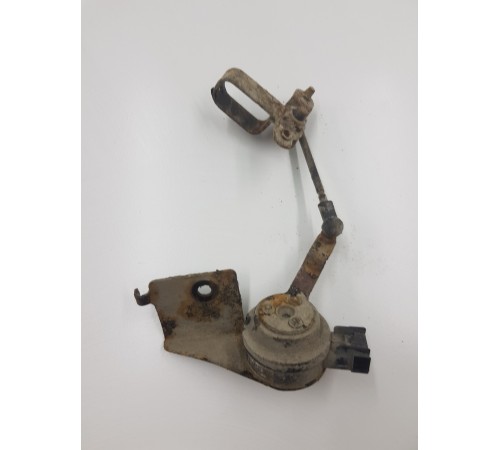 Датчик высоты дорожного просвета задний правый