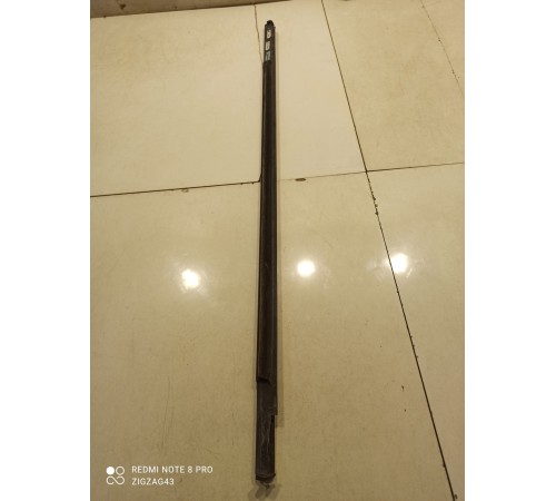 Уплотнитель стекла наружный нижний(задний правый)