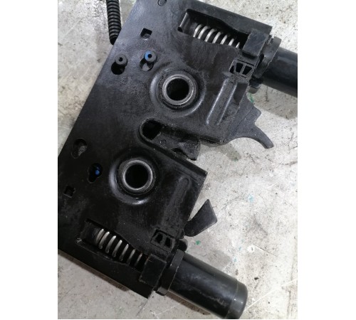 Замок капота