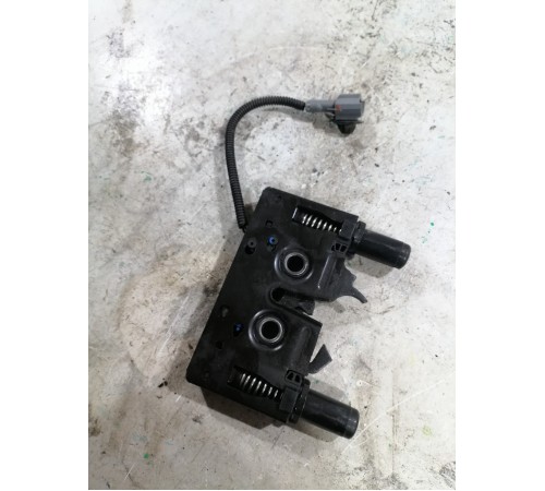 Замок капота