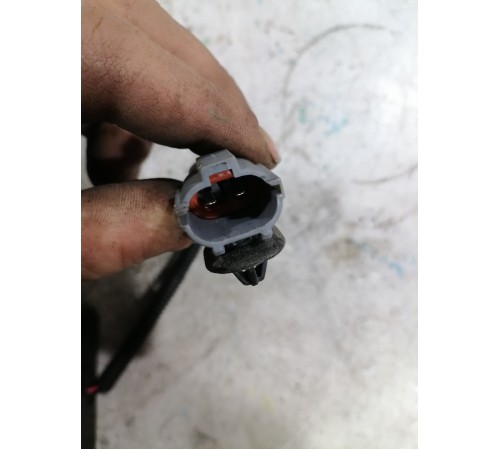 Замок капота