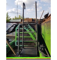 Лестница для доступа к агрегатам