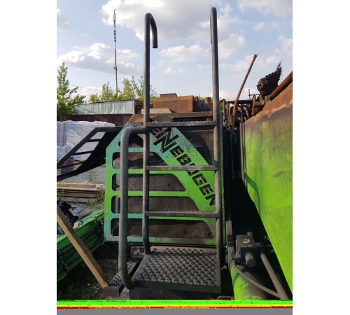 Лестница для доступа к агрегатам