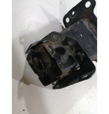 Кронштейн усилителя переднего бампера правый