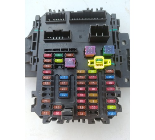 Блок предохранителей салона