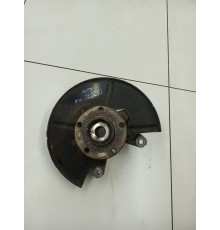 Кулак поворотный передний правый