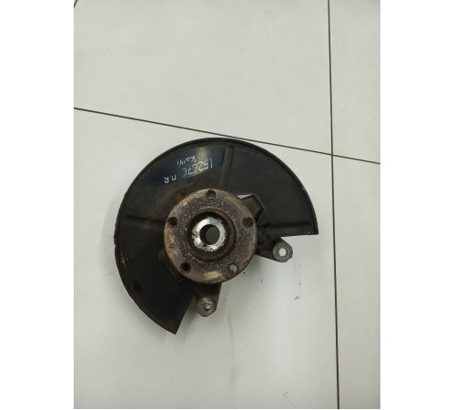 Кулак поворотный передний правый