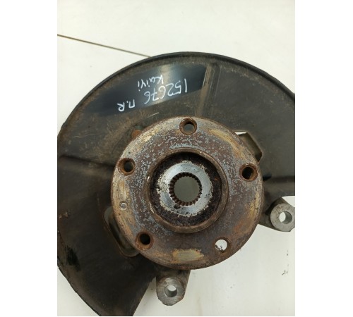 Кулак поворотный передний правый