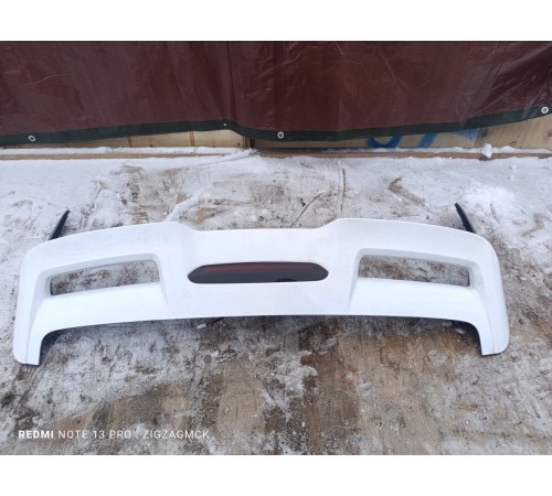 Спойлер крышки двери багажника