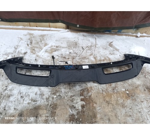 Спойлер крышки двери багажника