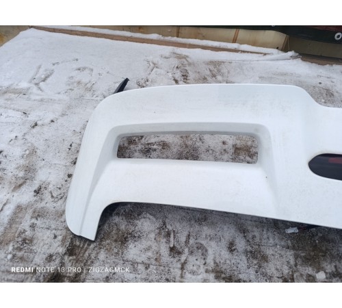 Спойлер крышки двери багажника