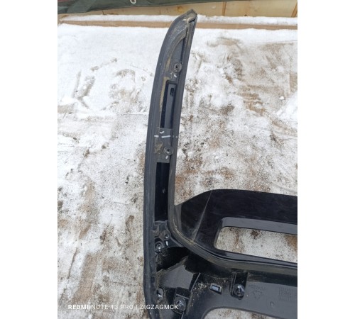 Спойлер крышки двери багажника