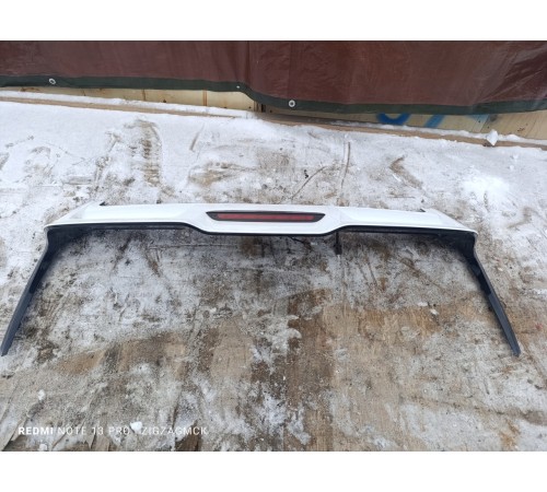 Спойлер крышки двери багажника