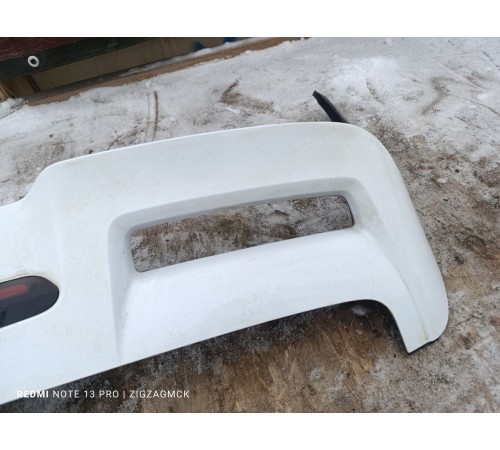 Спойлер крышки двери багажника