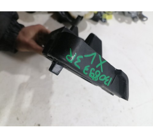  Кронштейн крепление заднего бампера правый