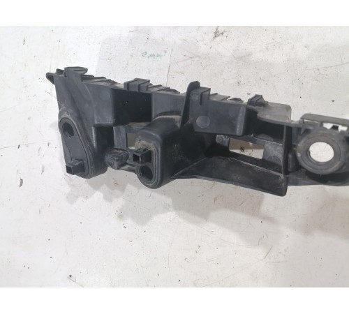  Кронштейн крепление заднего бампера правый