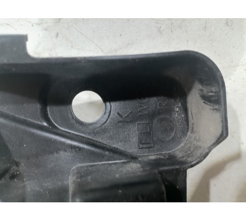  Кронштейн крепление заднего бампера правый