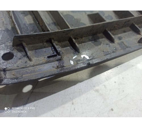 Кожух замка капота